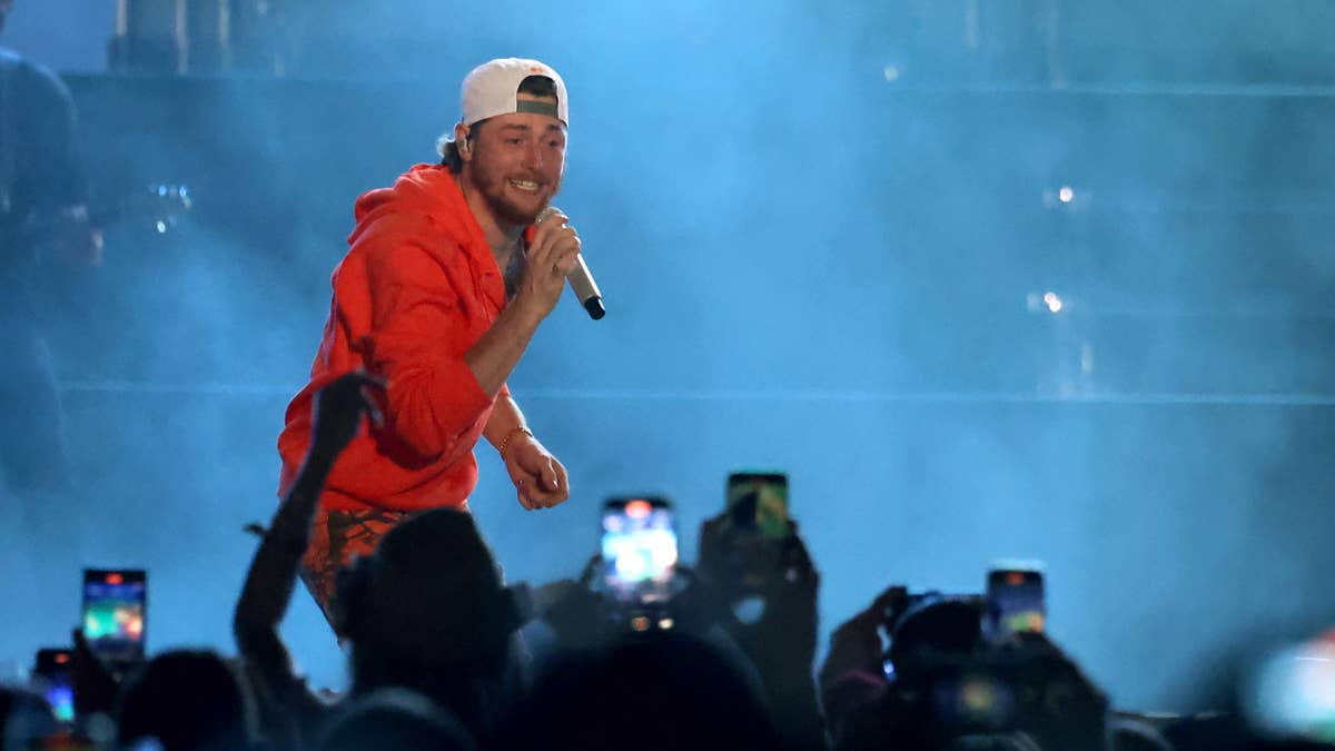 Morgan Wallen Pulled Off Epic Trolling Of Alabama Football