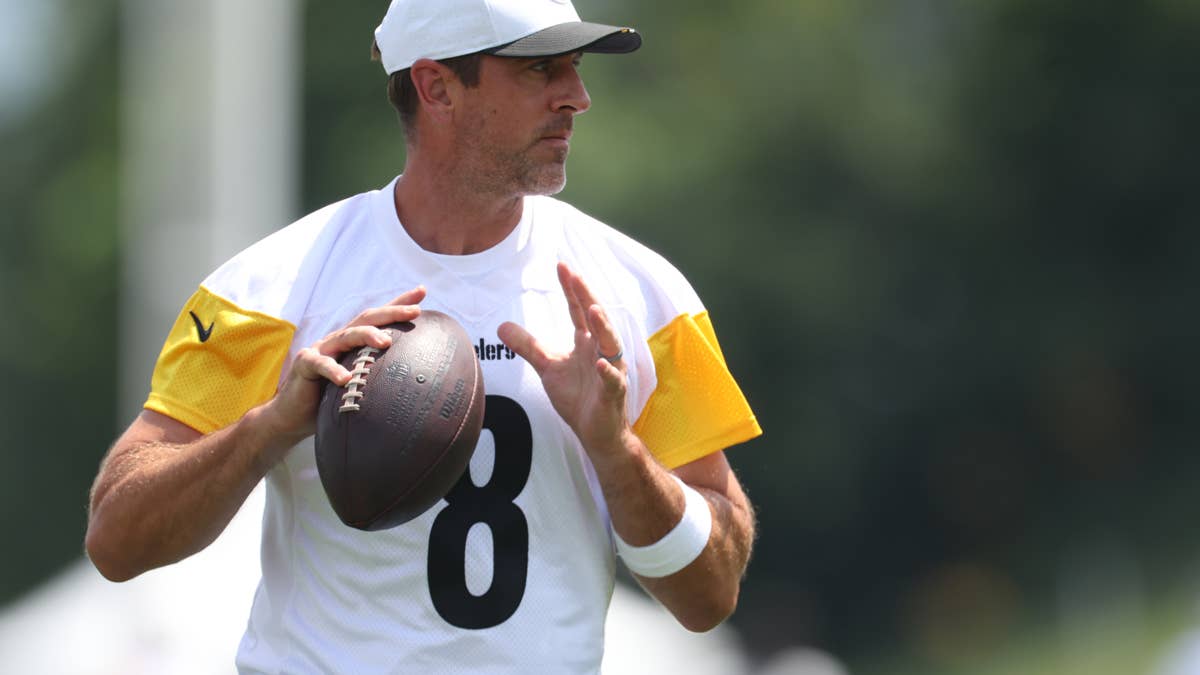 Aaron Rodgers Gives Public Shoutout To His Wife Before Final NFL Season