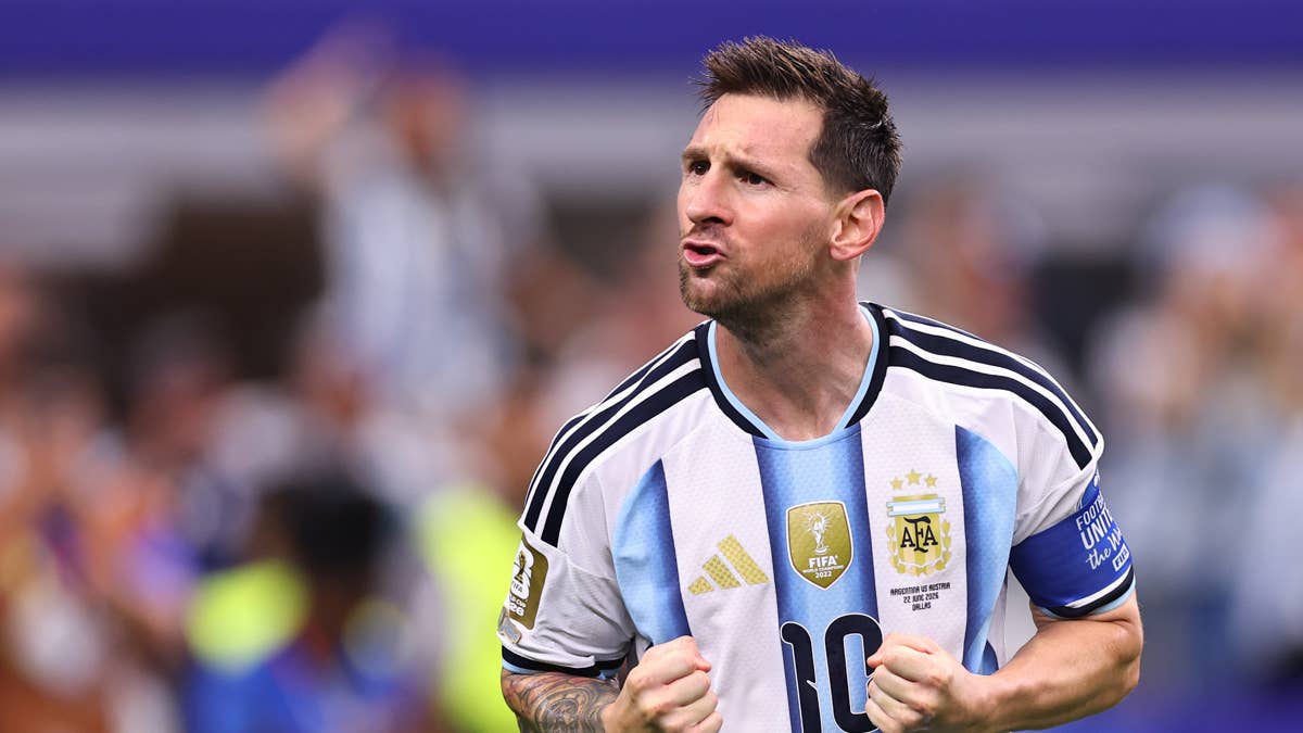 Who Are the Commentators in Argentina vs. Cabo Verde World Cup Match?