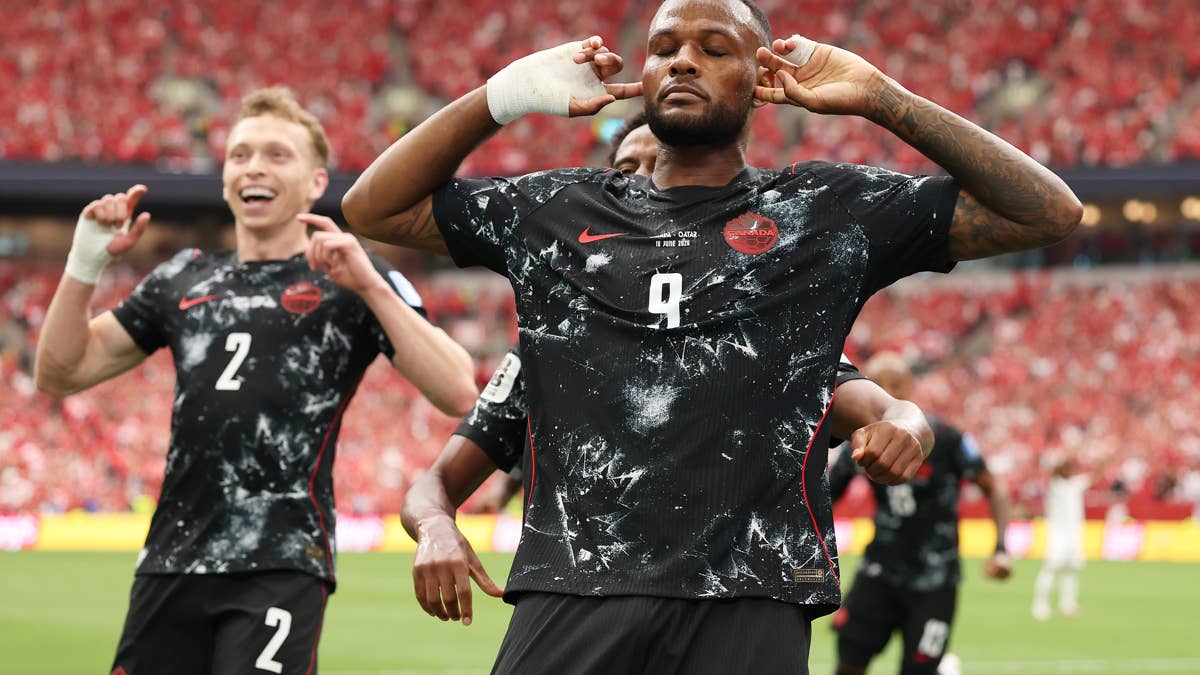 Who are the Commentators in Switzerland vs. Canada World Cup Match?