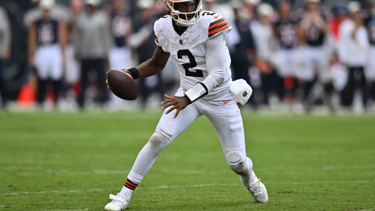 Shedeur Sanders’ Mom Sends Strong Message After Interception Against Bears