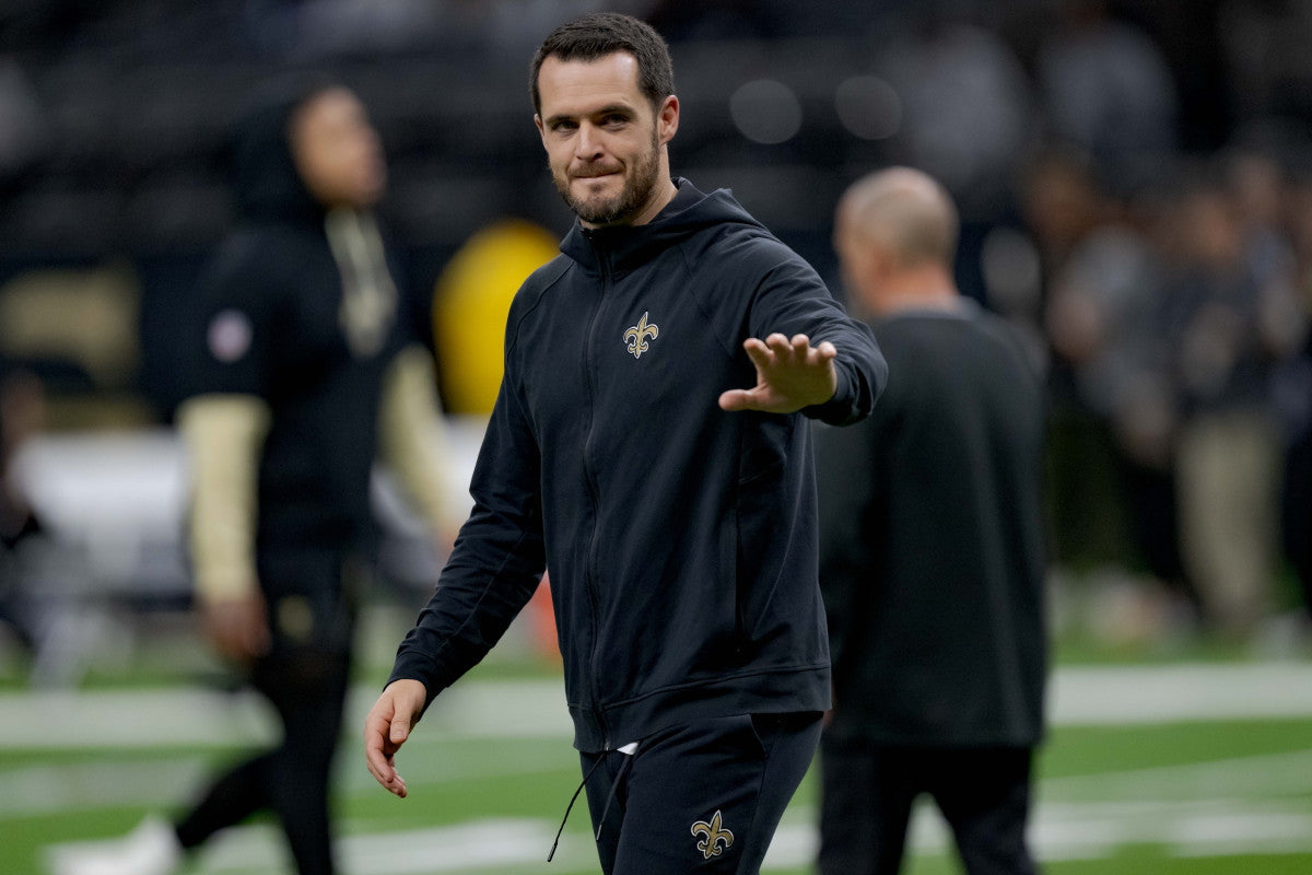 Report: Former NFL Quarterback Derek Carr Considering Comeback