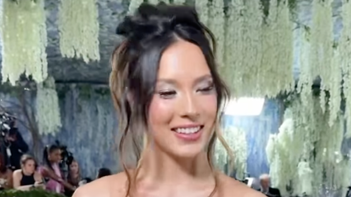 Eileen Gu's Met Gala Dress Took More Than 2,500 Hours To Make