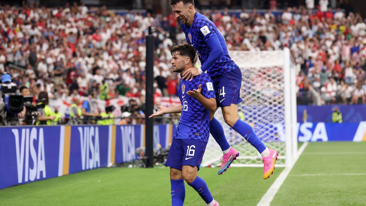 Who are the Commentators for Panama vs. Croatia World Cup Match?