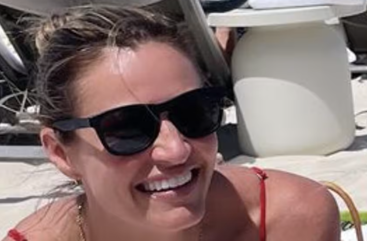 Erin Andrews' 'Tiny' Swimsuit Photo Sent Fans Into A Frenzy