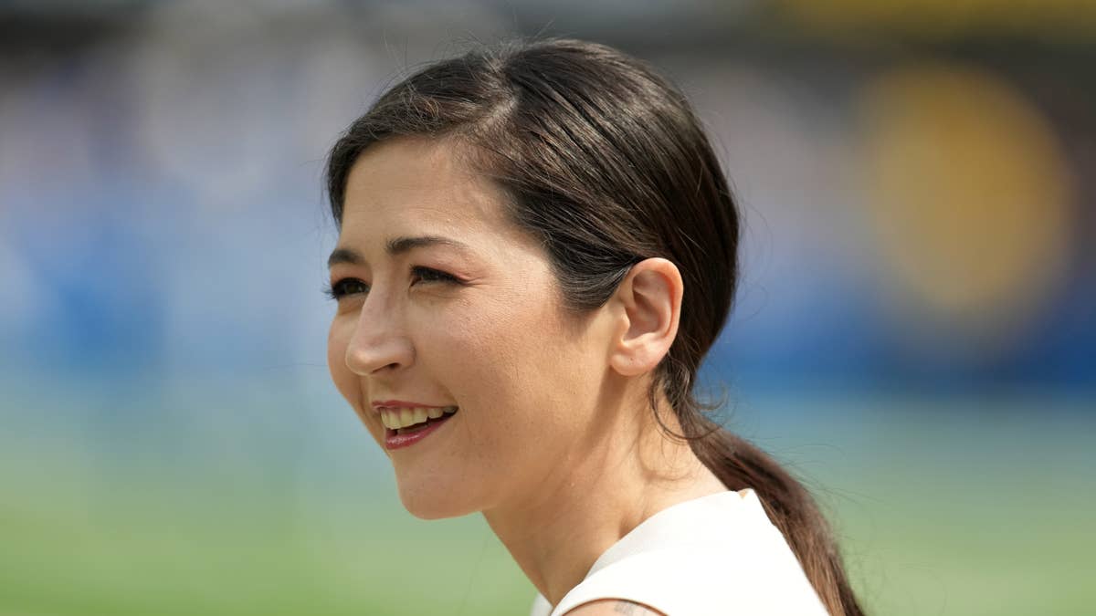 Mina Kimes Steals the Show at USMNT's FIFA World Cup Match