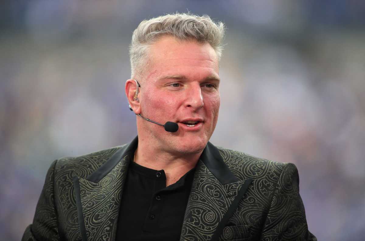 ESPN's Pat McAfee Goes Against Entire College GameDay Panel