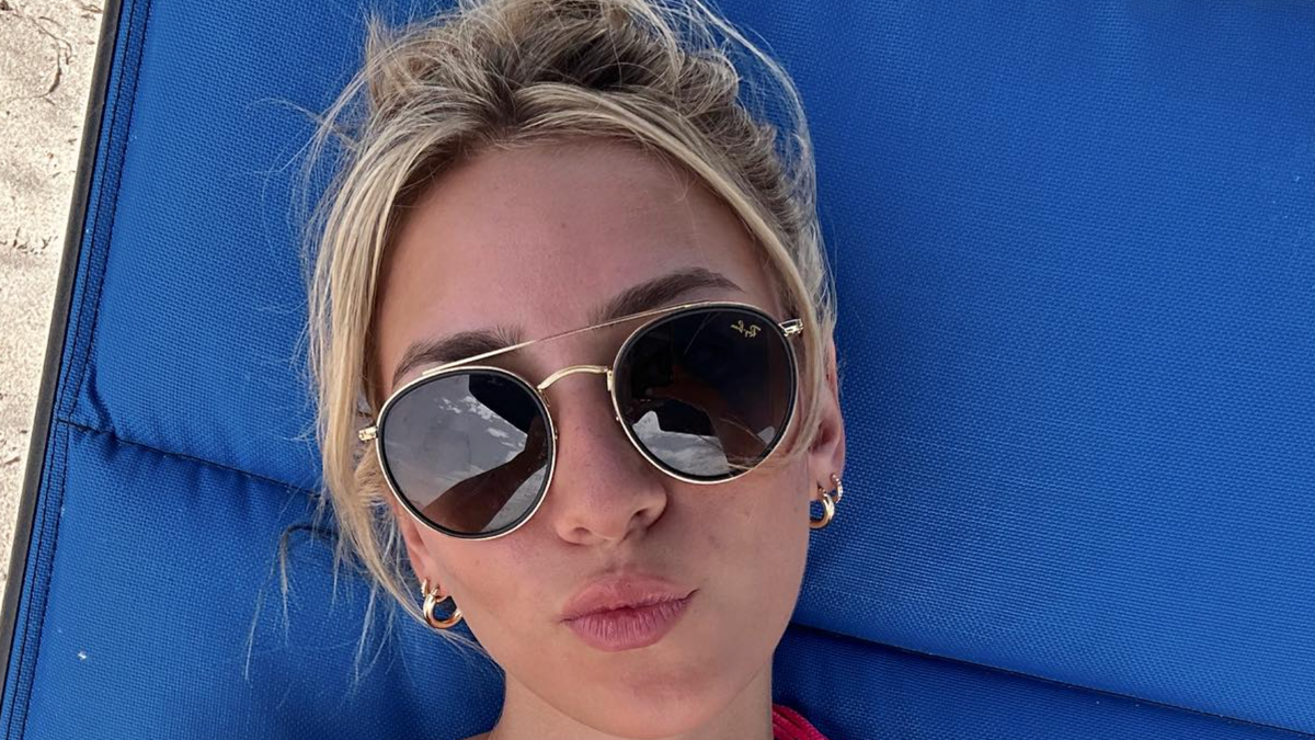 ESPN Host Sends Fans Into Frenzy With Pink Swimsuit Photo