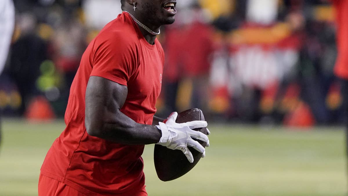 Chiefs Predicted to Make Blockbuster WR Trade After Tyreek Hill Update