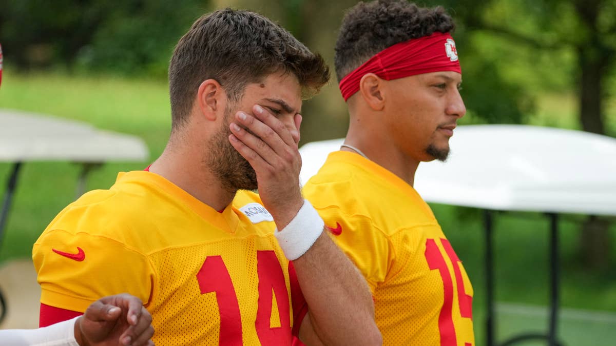Chiefs Announce Quarterback Decision After Patrick Mahomes News