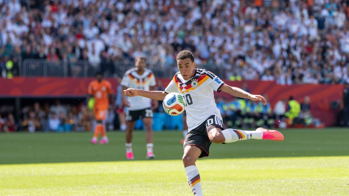 Who Are the Commentators for Germany vs. Paraguay World Cup Match?