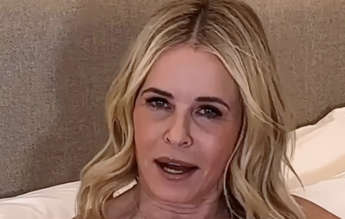 Chelsea Handler Causes Stir With Topless Message for U.S. Men