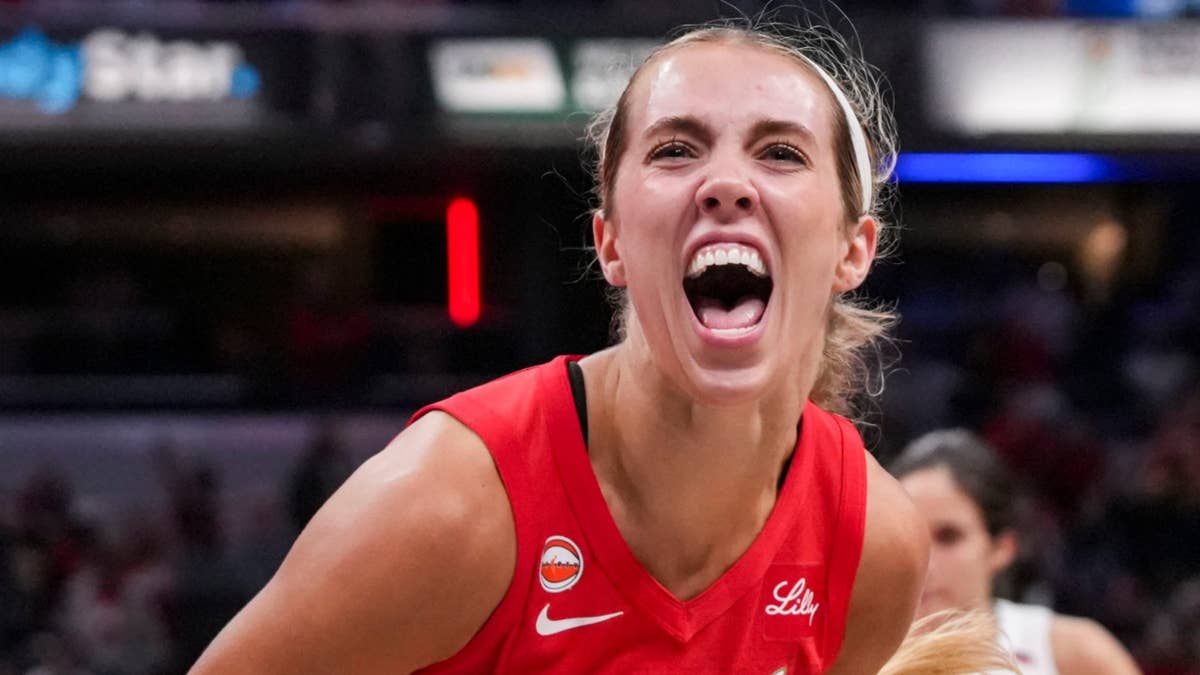 Lexie Hull's Immediate Reaction to Sophie Cunningham's Six 3-Pointers