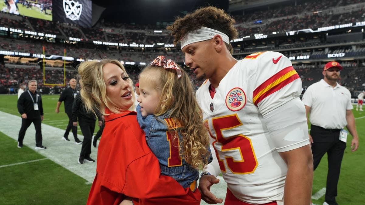 Chiefs QB Patrick Mahomes Has Heartfelt Reaction to Brittany Mahomes' Message