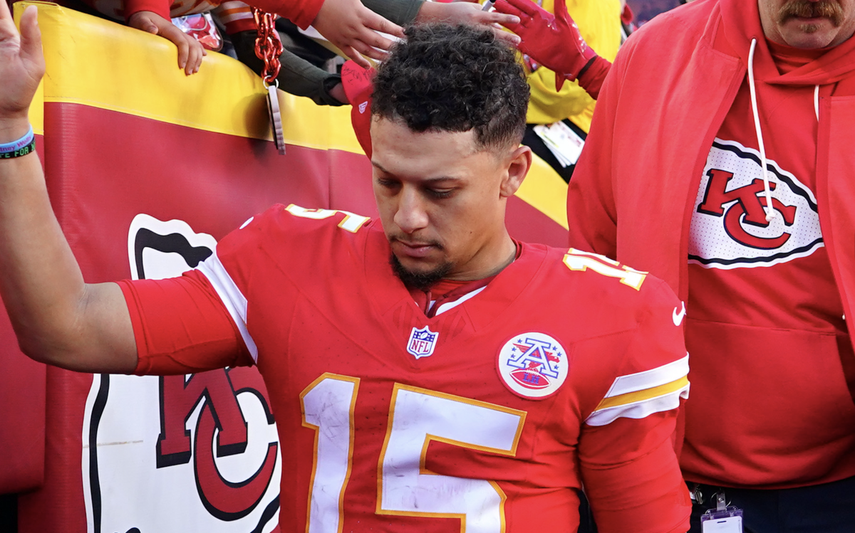 NFL Reacts to Chiefs' Offseason Decision Involving Patrick Mahomes