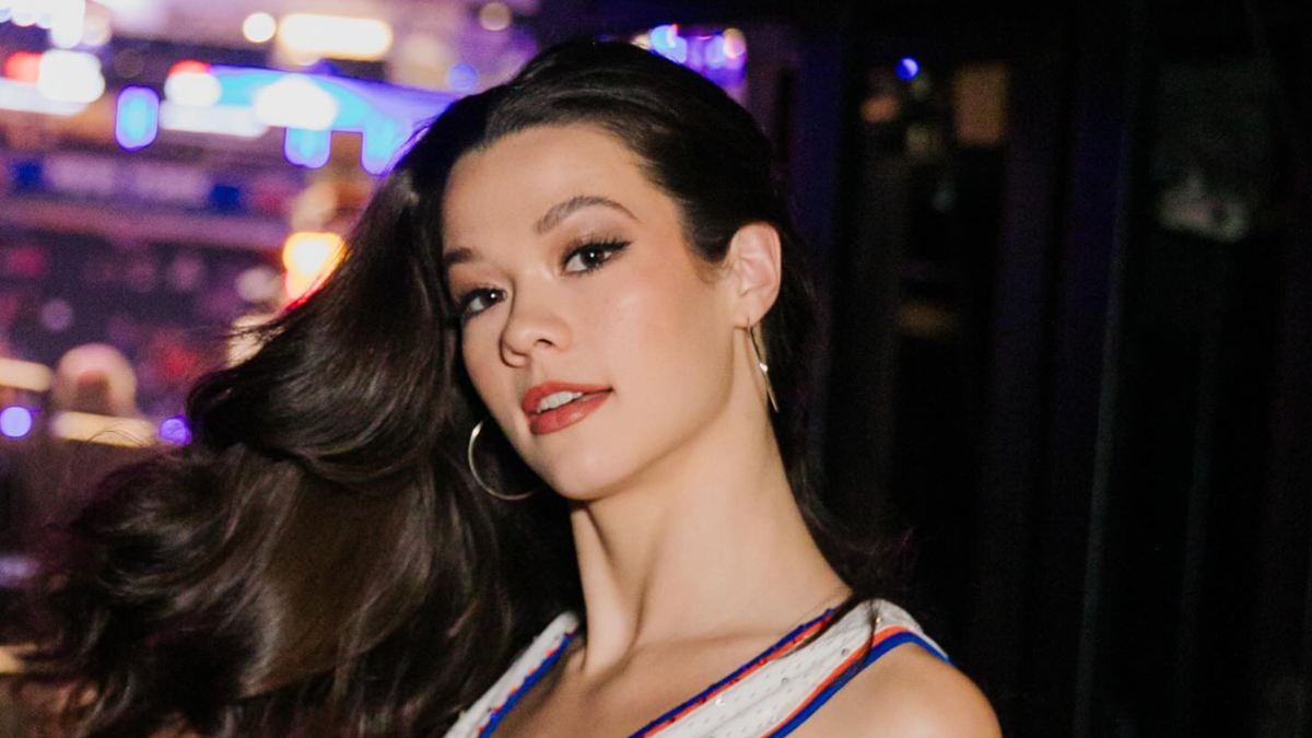 'Stunning' Knicks Dancer Causes Stir With Her Swimsuit Photo