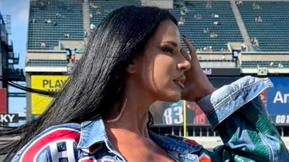 NFL Fan Who Wore 'Inappropriate' Outfit Sunday Has Message For Critics