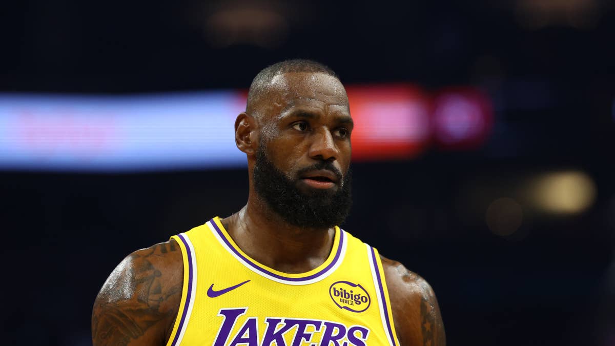 Lakers Coach Addresses LeBron James' Status After Injury Against Warriors