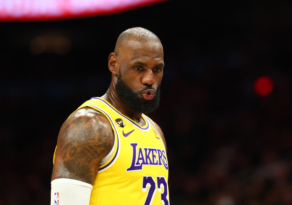 LeBron James Reacts to Lakers Teammate's Performance in Loss to Mavericks