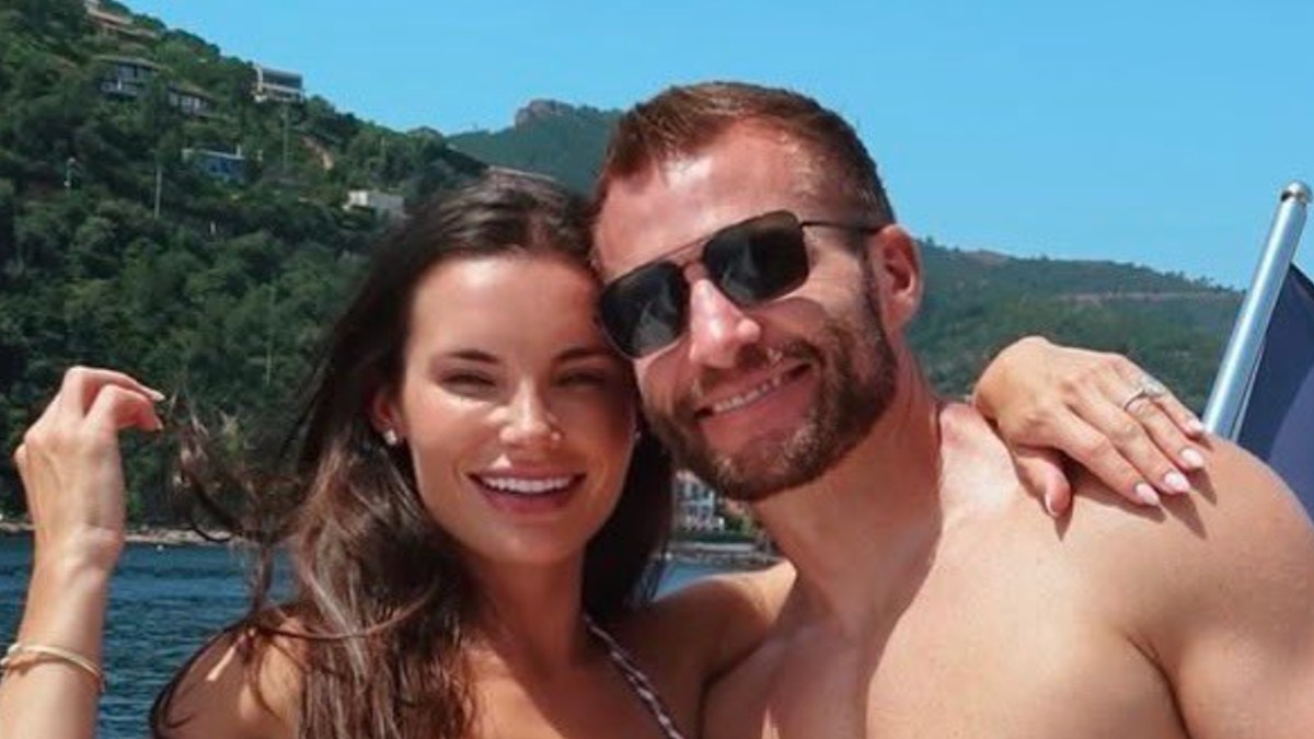 NFL Fans Obsessed With Swimsuit Photo Of Sean McVay's Wife