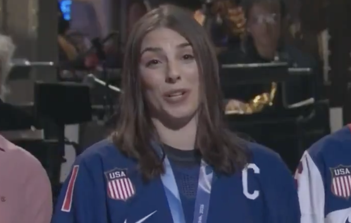 U.S. Women's Hockey Fires Joke Back At Men's Team