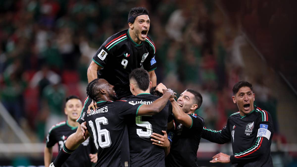 Who Are the Commentators in Mexico vs. Ecuador World Cup Match?