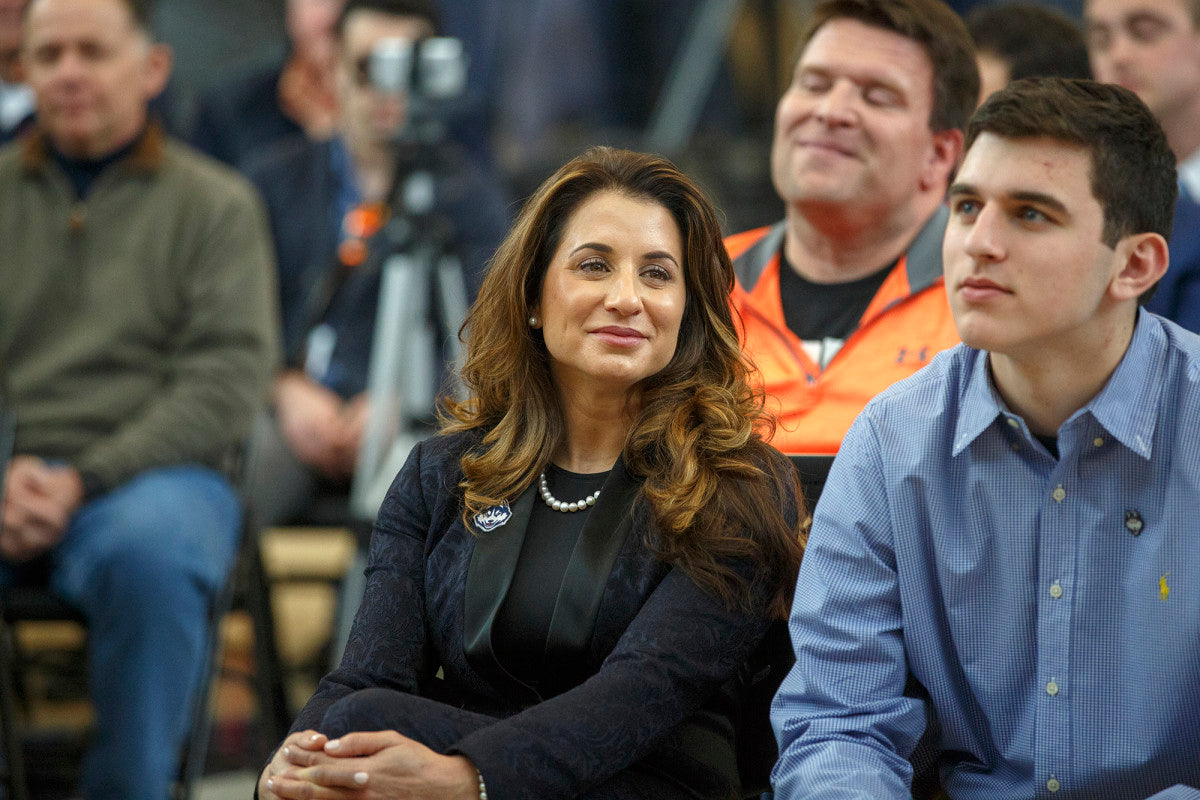 Dan Hurley's Wife Has 'Zero Interest' In Basketball, But This Is Her Favorite Thing