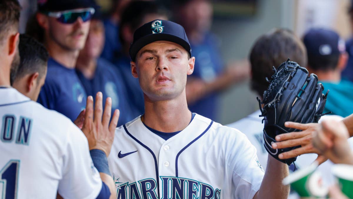 Kade Anderson exits Mariners game with left forearm bruise in injury scare late in the regular season