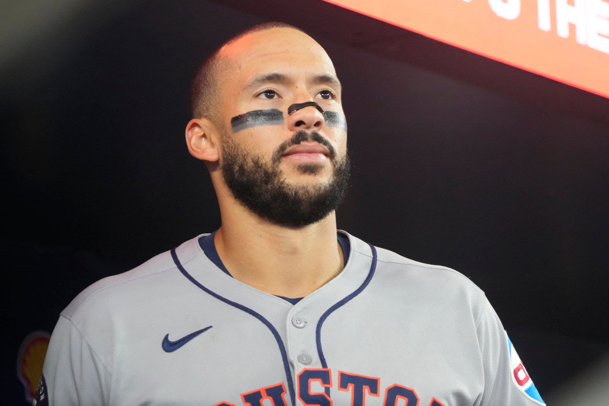 Astros' Joe Espada Shares Carlos Correa Status Update After Removal From Lineup