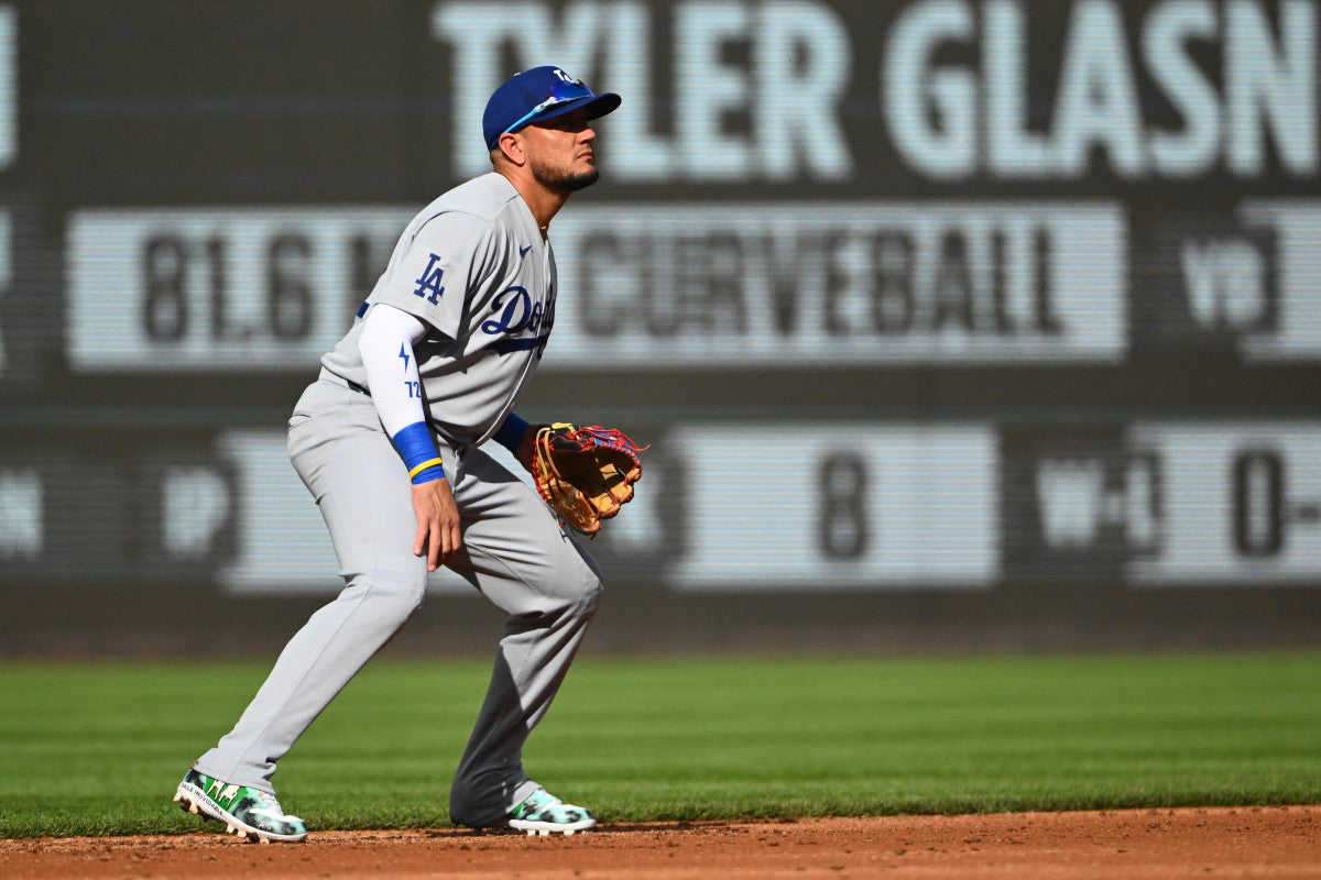 Dodgers' Miguel Rojas Sadly Announces 'Sudden' Death Of Father