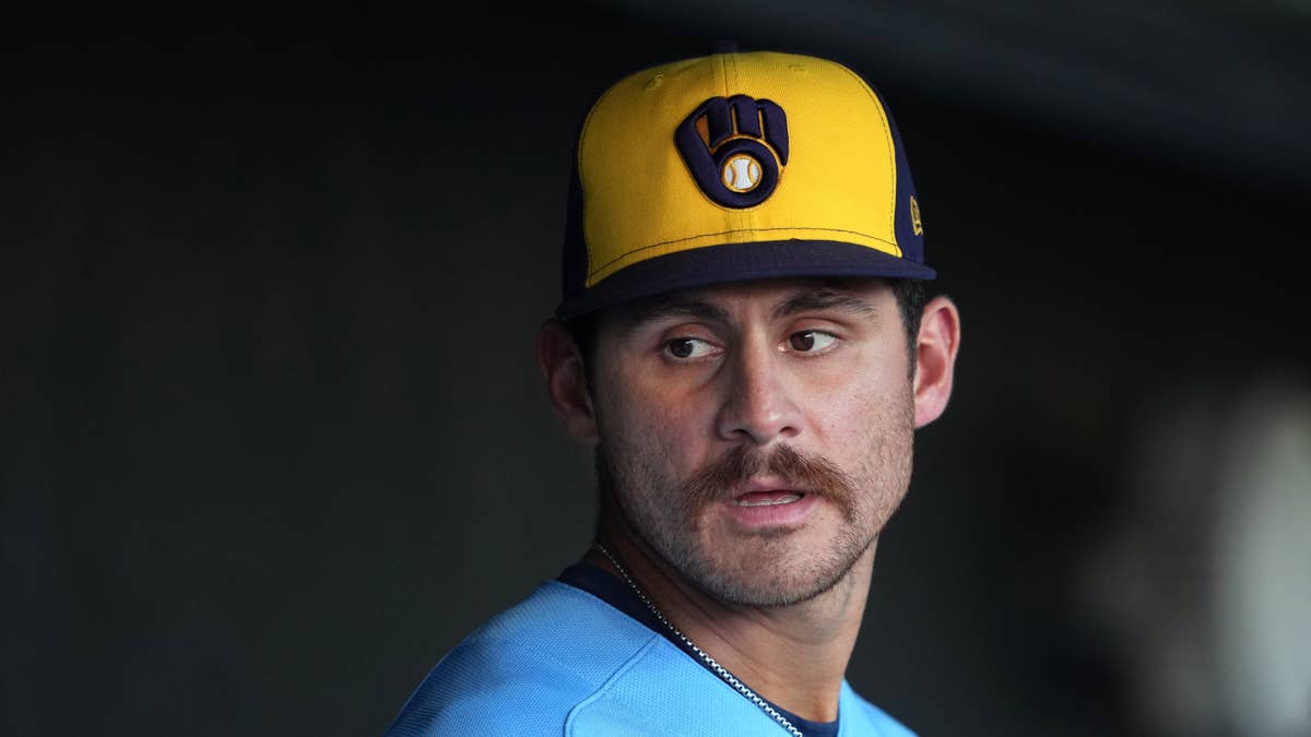 Joey Ortiz MRI results come back all good per Pat Murphy; Brewers infielder has abdominal swelling and bruised knee but outlook is positive for postseason