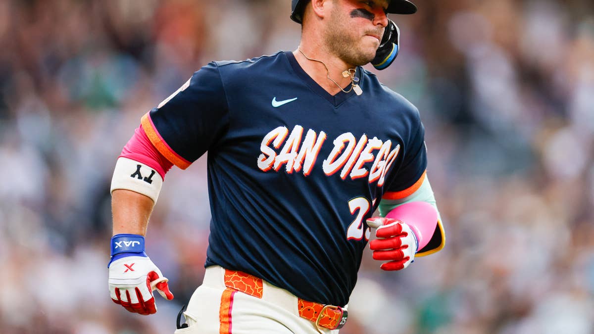 Ty France hit 500 plate appearances on the Padres' final at-bat of the season, triggering a contract incentive with the whole clubhouse watching