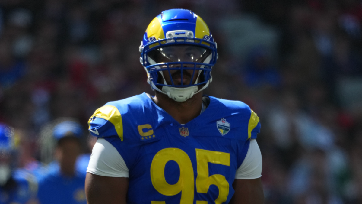 Myles Garrett Stood Out on the Rams Sideline Monday for a Reason Unrelated to Football