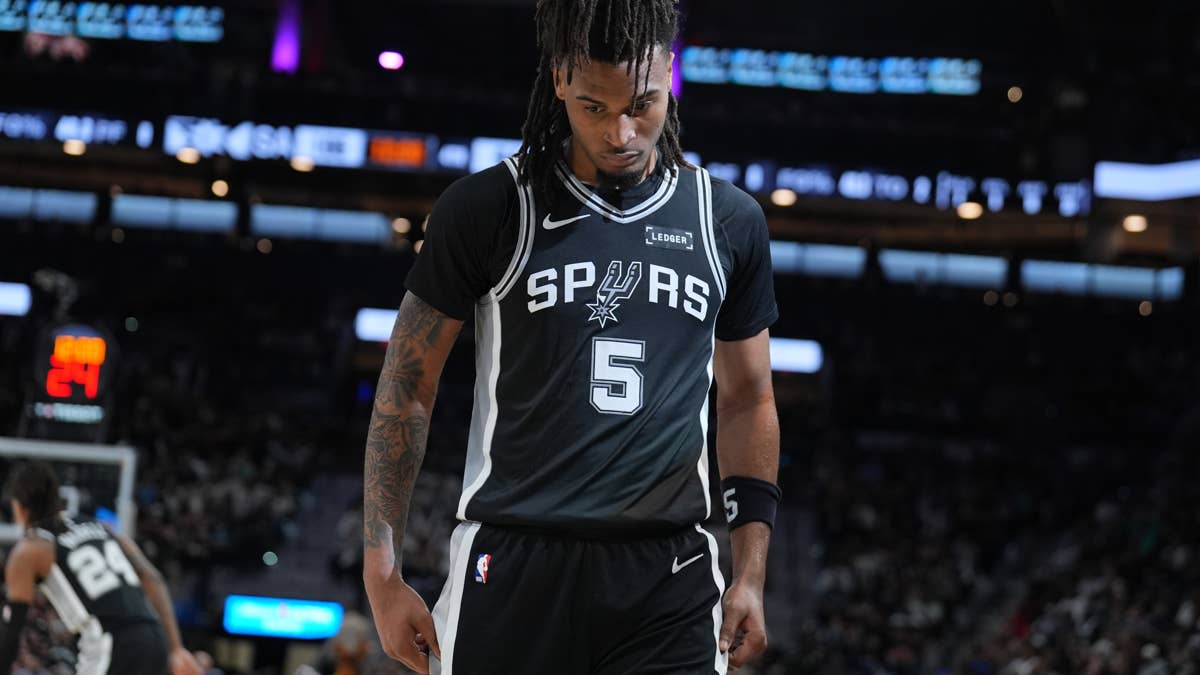 Stephon Castle Tossed Paige Bueckers' Thunder Shirt After Spurs Win Game 7