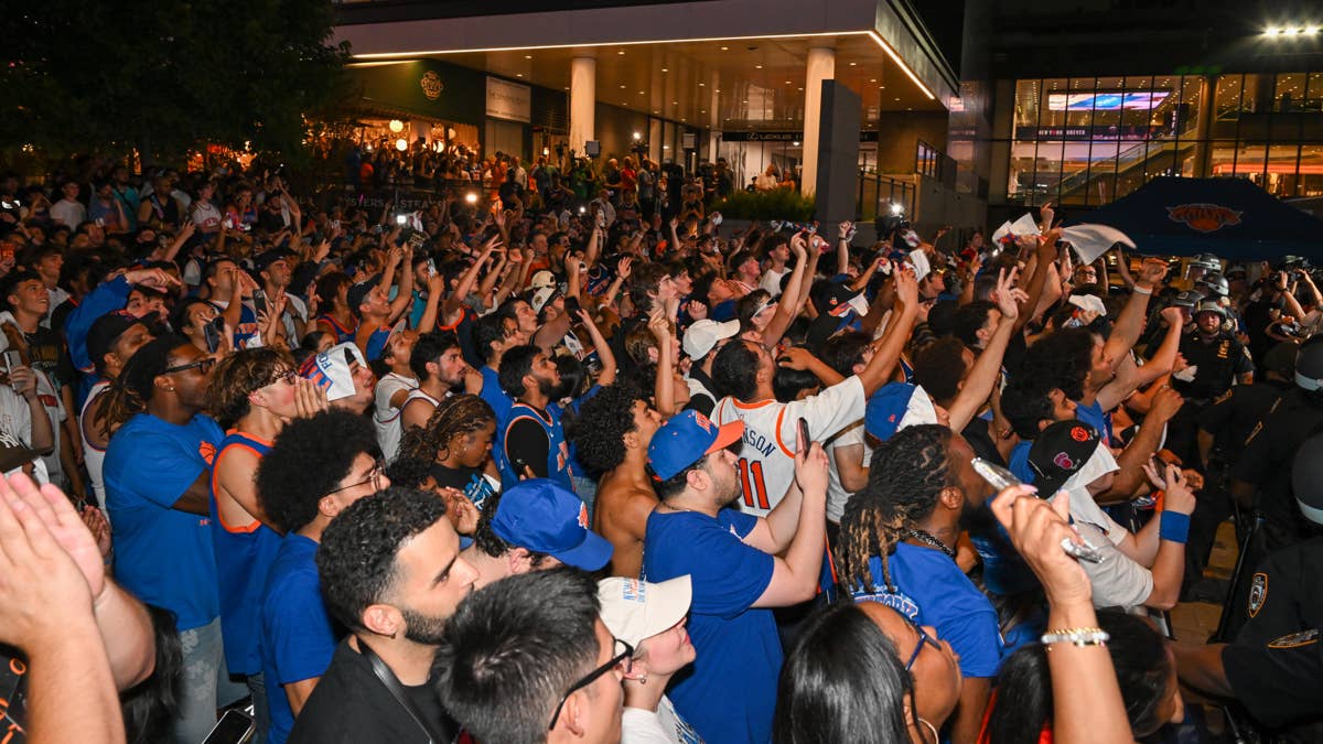 Knicks Fans Accused Of 'Classless' Chant During Parade Thursday