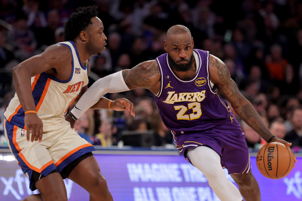 Report: Lakers Won't Trade LeBron James Despite Rumors
