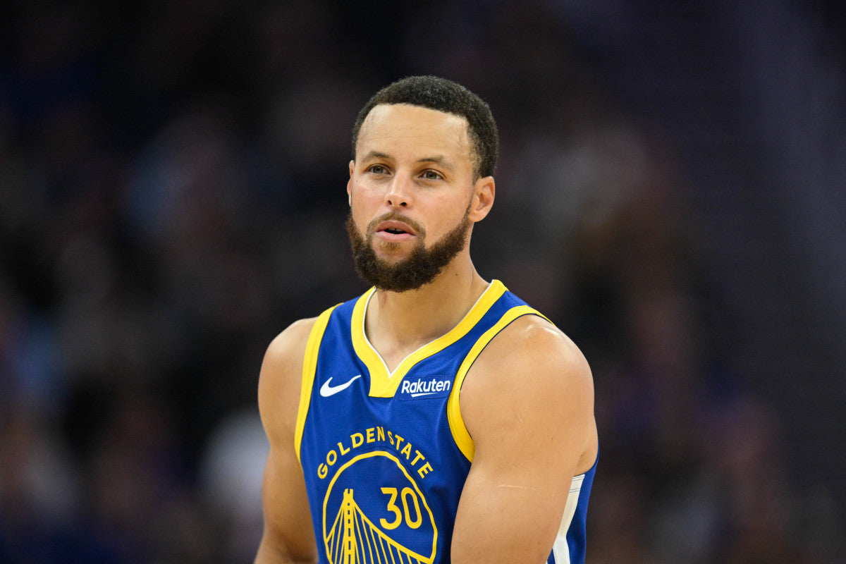 Warriors Reveal Stephen Curry, Kristaps Porzingis Injury Updates Before Kings Game