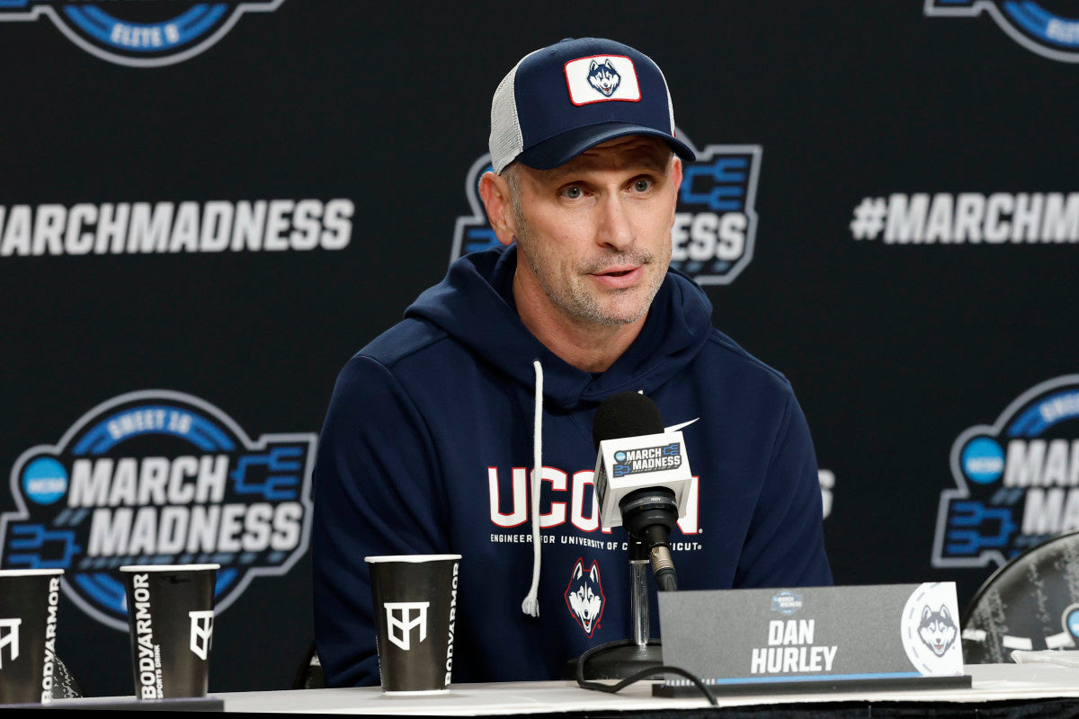 Dan Hurley Has Rushed To The Defense Of Geno Auriemma