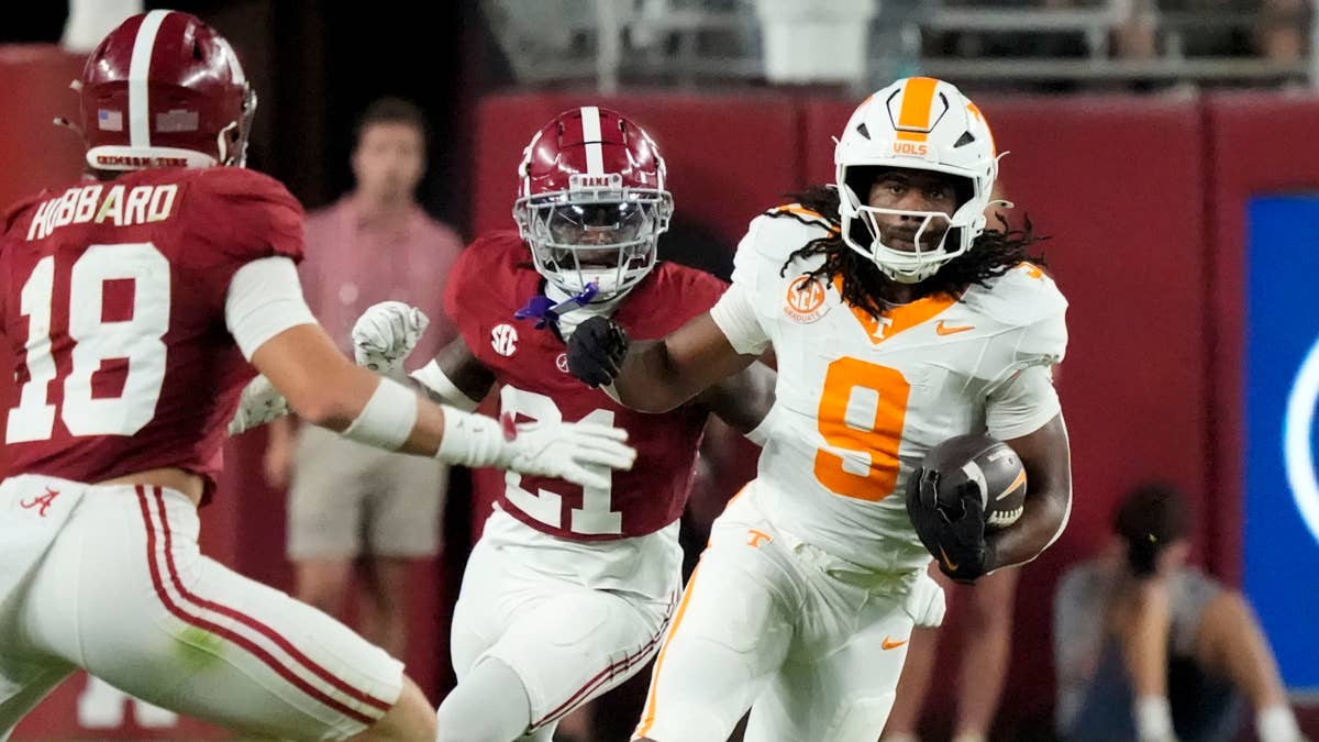 College Football Fans Obsessed With Alabama, Tennessee's Uniform Matchup