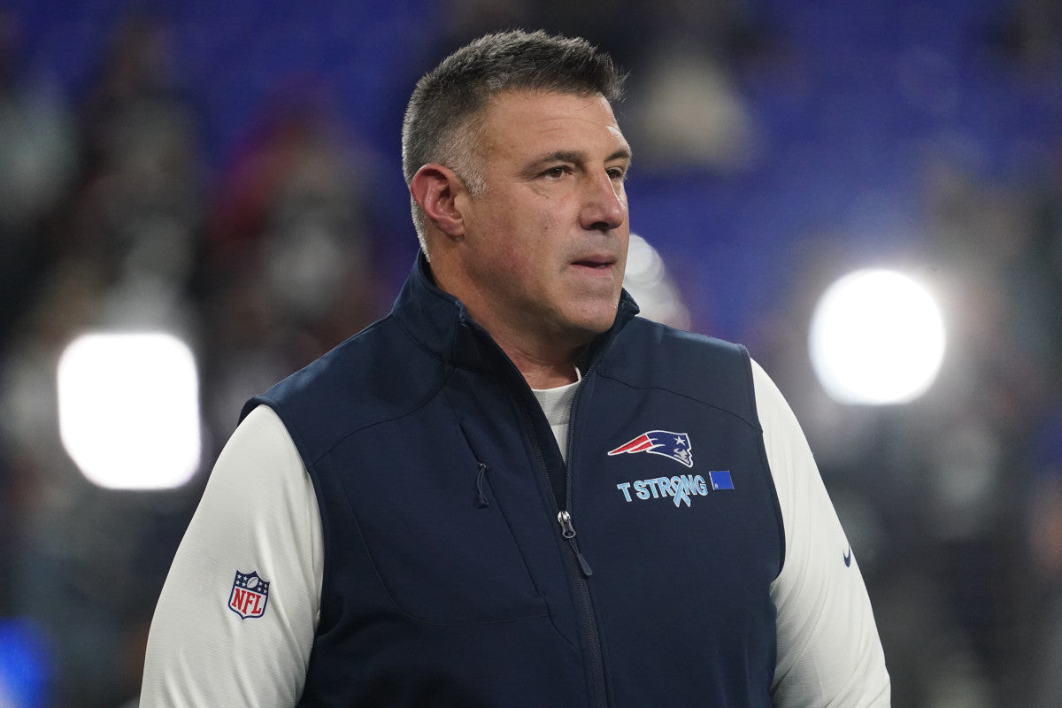 Mike Vrabel's Gesture Toward Patriots Fans After Super Bowl Loss Draws Attention