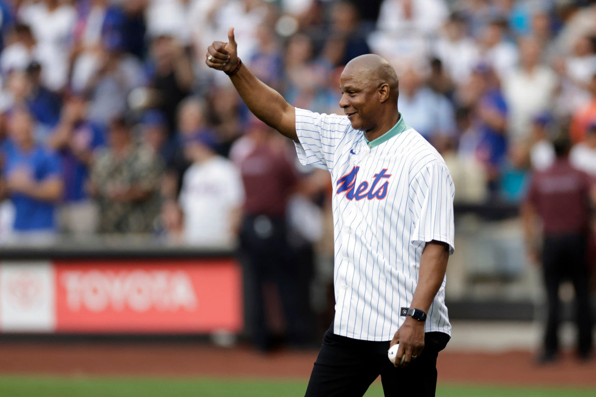 MLB Legend Darryl Strawberry Issues 'Warning' to Tiger Woods