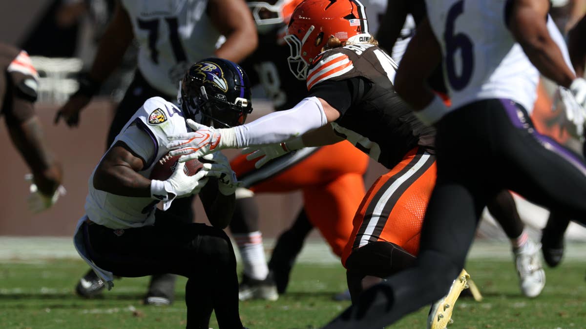Defense Carries Browns Past Ravens and Into First Place in AFC North