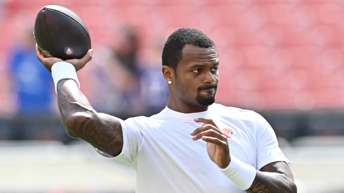 Starting Quarterback Deshaun Watson Walks Back Comments on Home Fans
