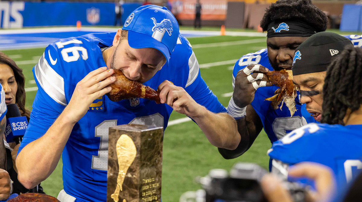 Poll: Should NFL Add Thanksgiving Eve Game?