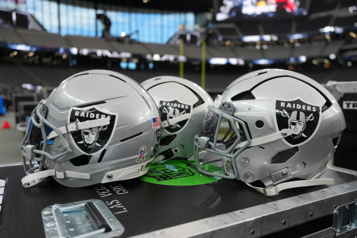 Former Raiders Star Barret Robbins Has Died Suddenly At 52