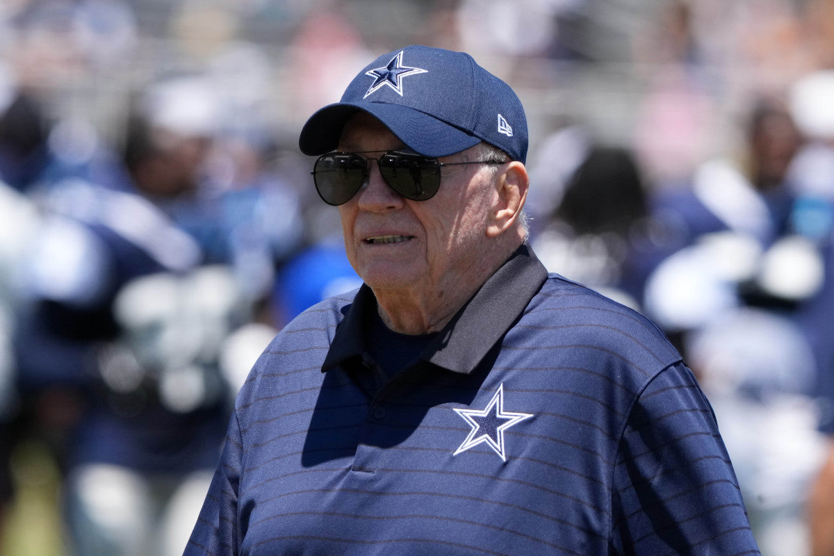Jerry Jones, Cowboys Dealt Defensive End News on Friday