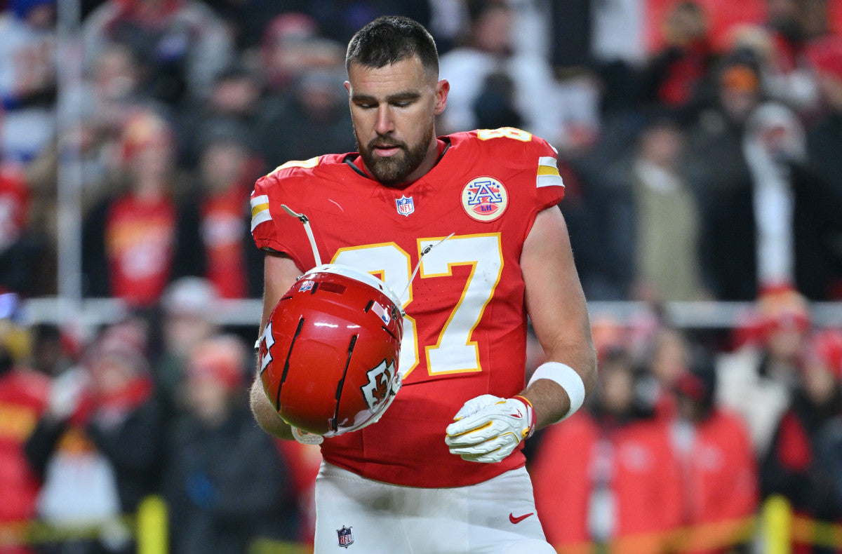 Travis Kelce Officially Staying With Chiefs For 14th NFL Season