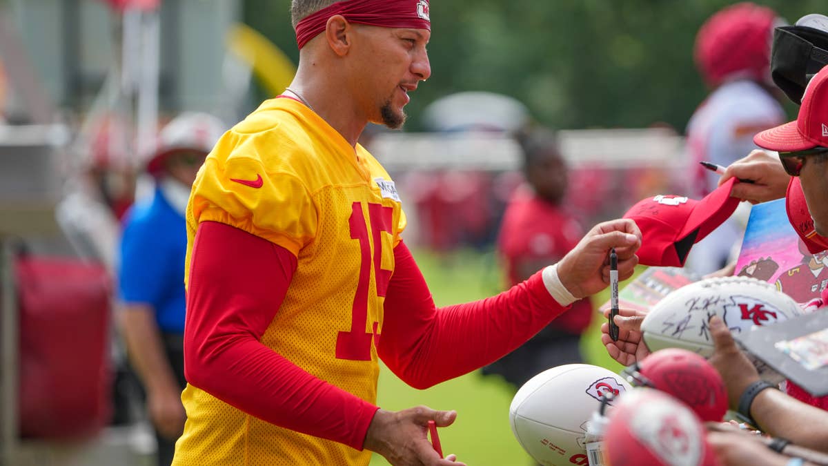 Patrick Mahomes' Knee is the Biggest Story as the Chiefs Report to Training Camp