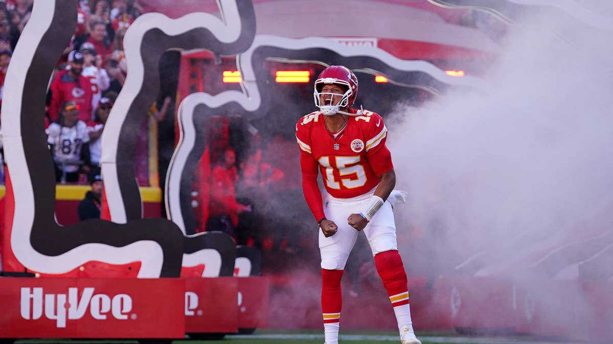 Patrick Mahomes Returns From Bye Week in Sharp Fashion to Keep Kansas City Chiefs Unbeaten
