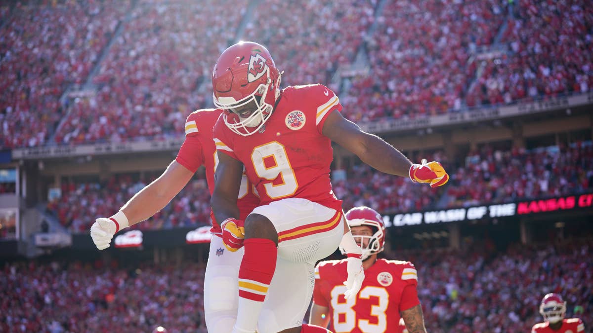 Chiefs Ride Kenneth Walker III to 5-0 as Mahomes Plays It Safe